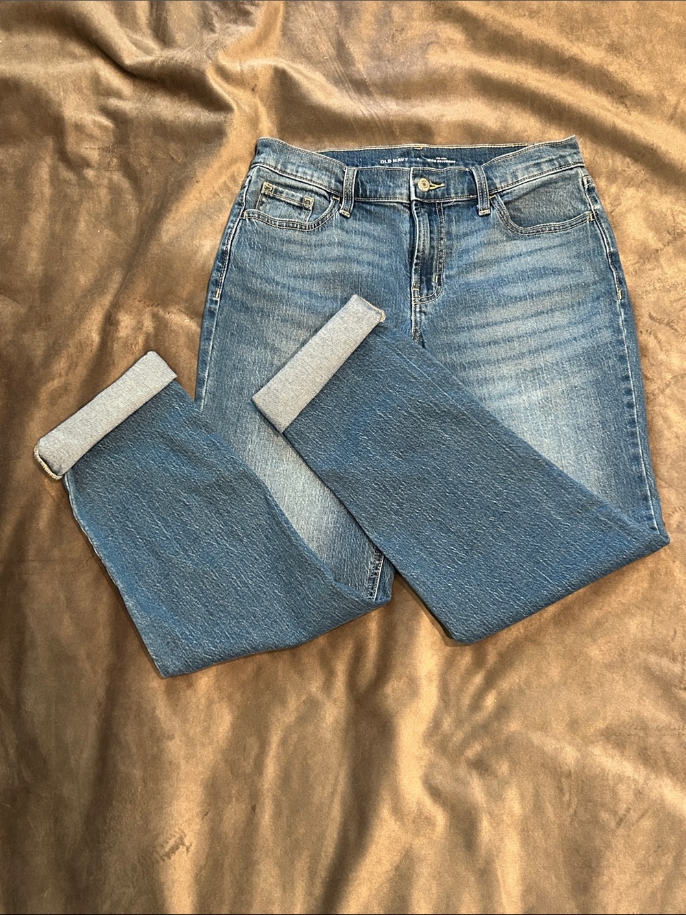 Old Navy Woman’s Mid-Rise Wow Boyfriend Straight Jeans - Medium Wash - Picture 4 of 12